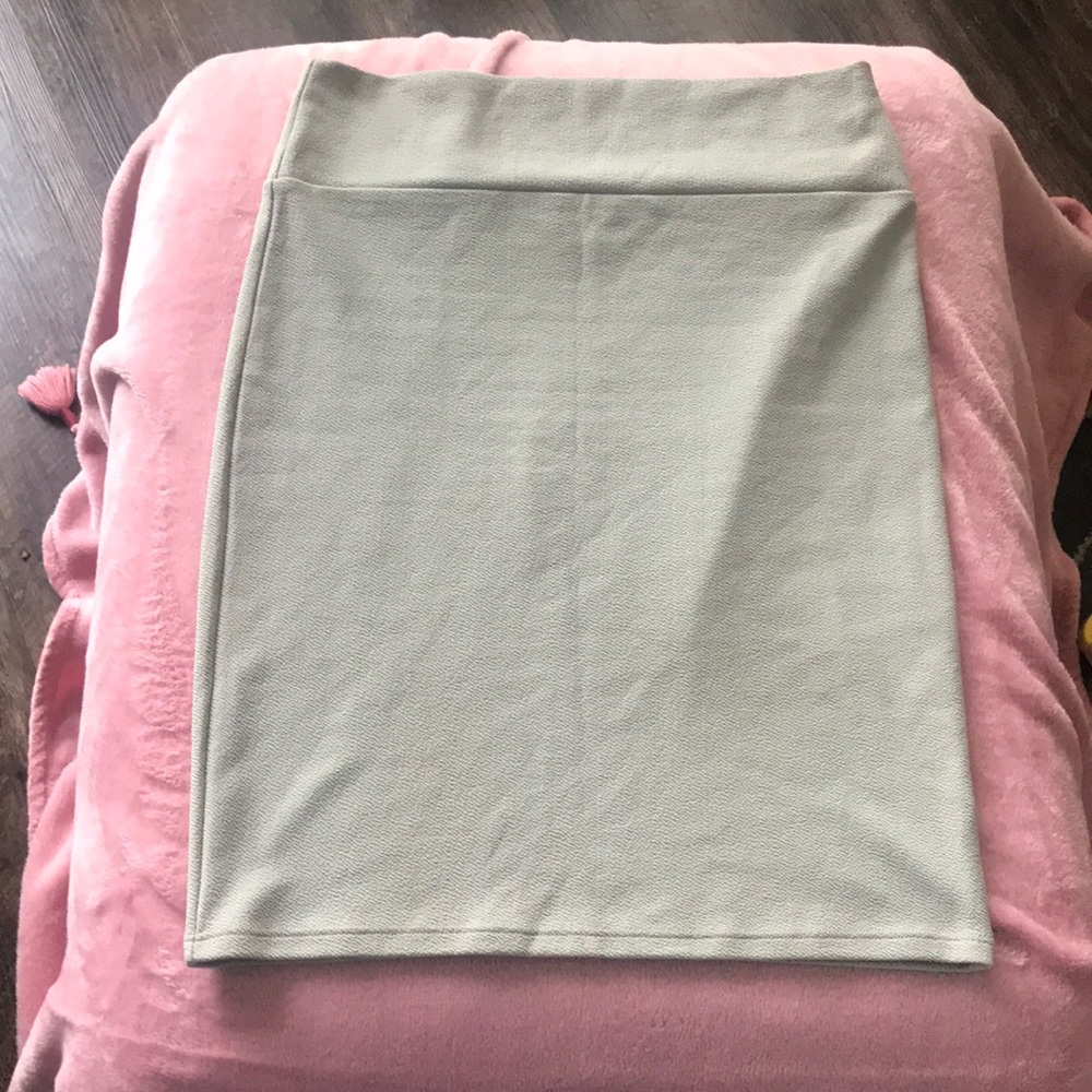 LulaRoe Cassie Skirt size M light grey